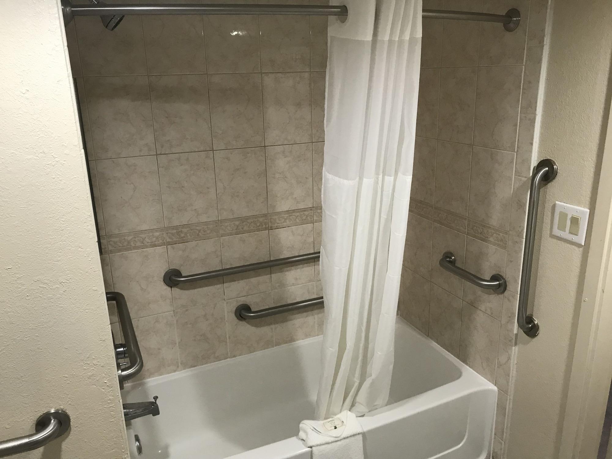 Quality Inn And Conference Center Ρίτσμοντ Εξωτερικό φωτογραφία